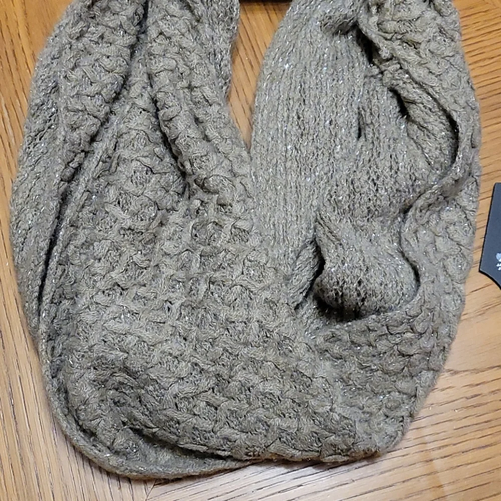 Infinity Scarf Knit Gray and Silver Metallic New